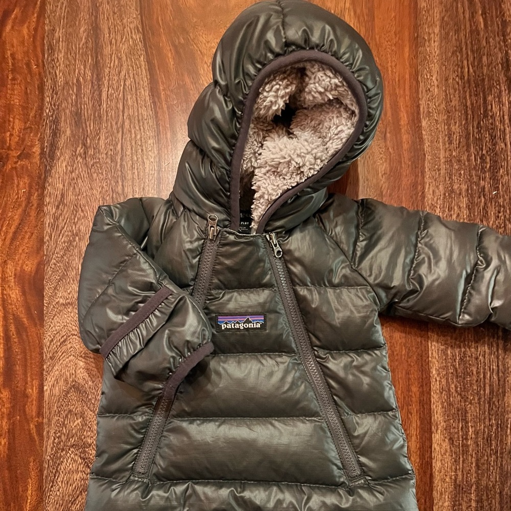 Patagonia hi-loft bunting, dark gray